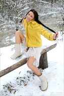 Young Pigtailed Babe 1st Snow - pics 05