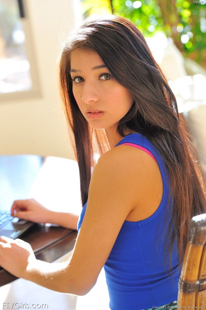 Megan Gorgeous in Blue Dress - picture 06