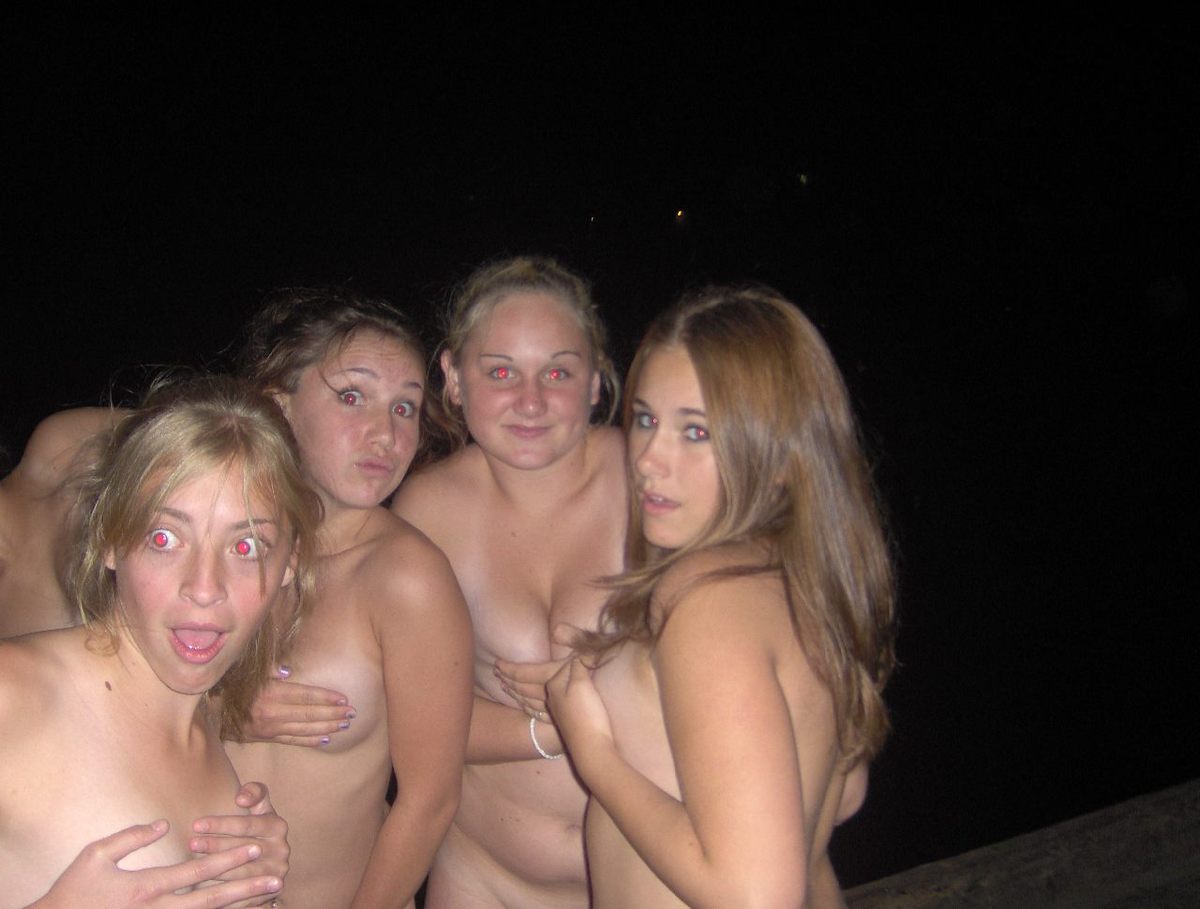Drunk Amateur Babes Love Night Beach - picture 09