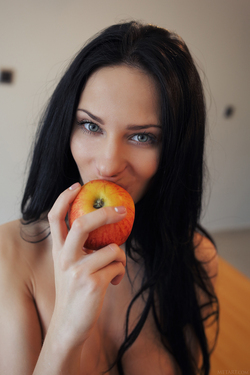 Sexy Nude Girl Lydia A - Apple a Day - pics 03