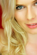 Sexy Blonde Lynn Kross Casting - pics 02