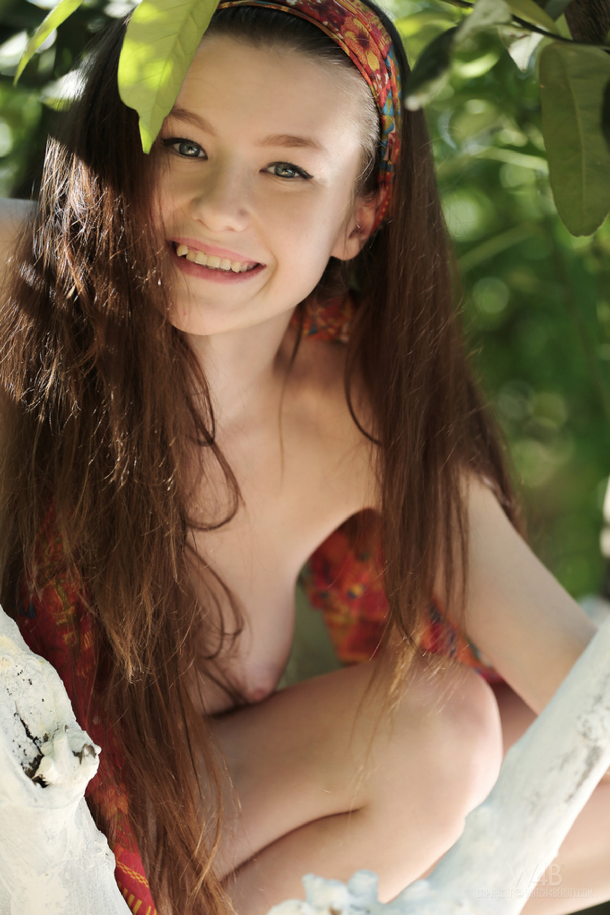 Emily Bloom on the White Tree - picture 09