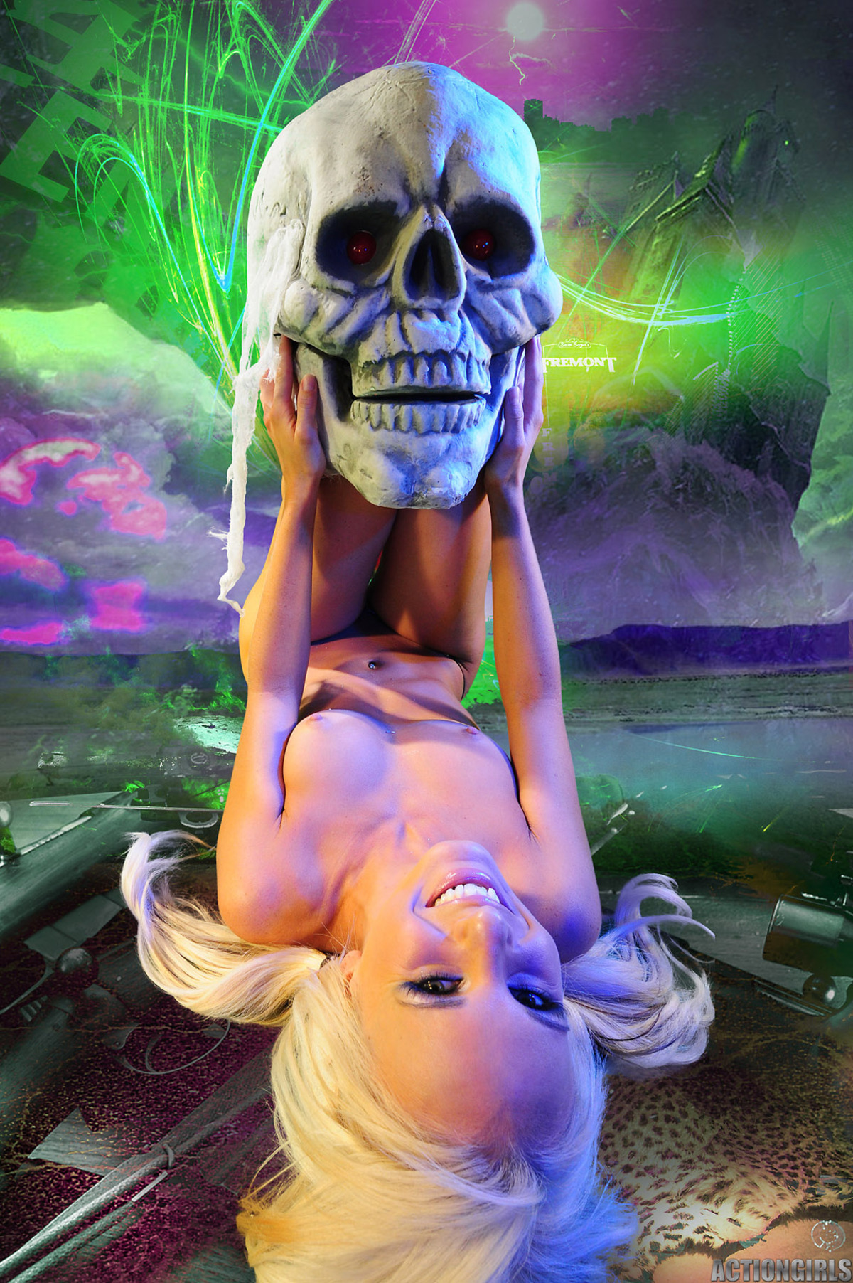 Horny Blonde Denise - Skull Island - picture 09