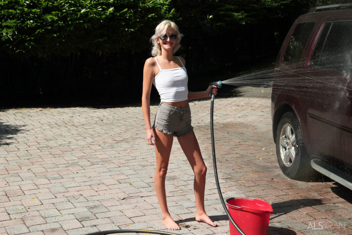 Tallie Lorain - Wide Open and Wet - picture 00