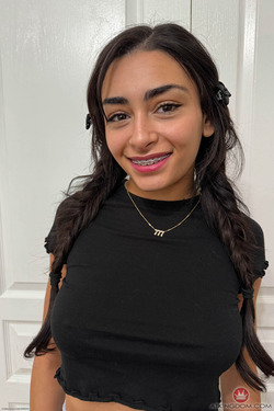 Vanessa Moon - Malibu Part 1 & 2 BTS - pics 00