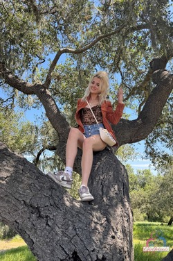 Nicole Nichols Date & Spreads BTS - pics 01