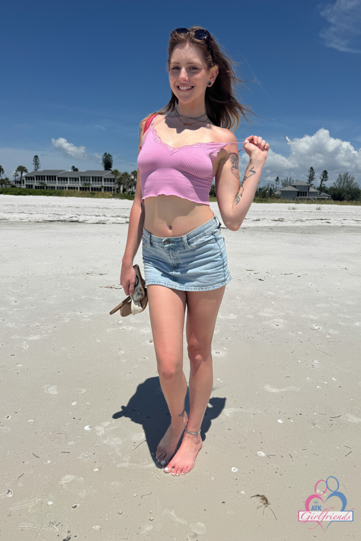 Lucy Foxx - Beach Date & Spreading - picture 15