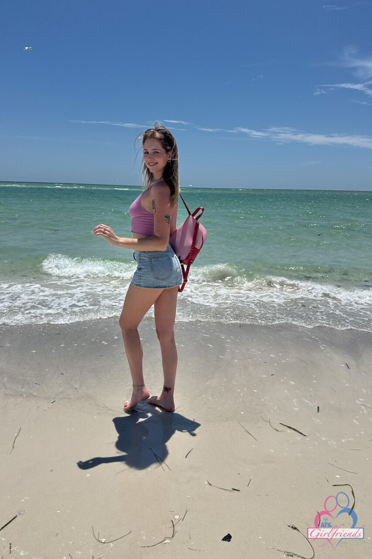 Lucy Foxx - Beach Date & Spreading - picture 16