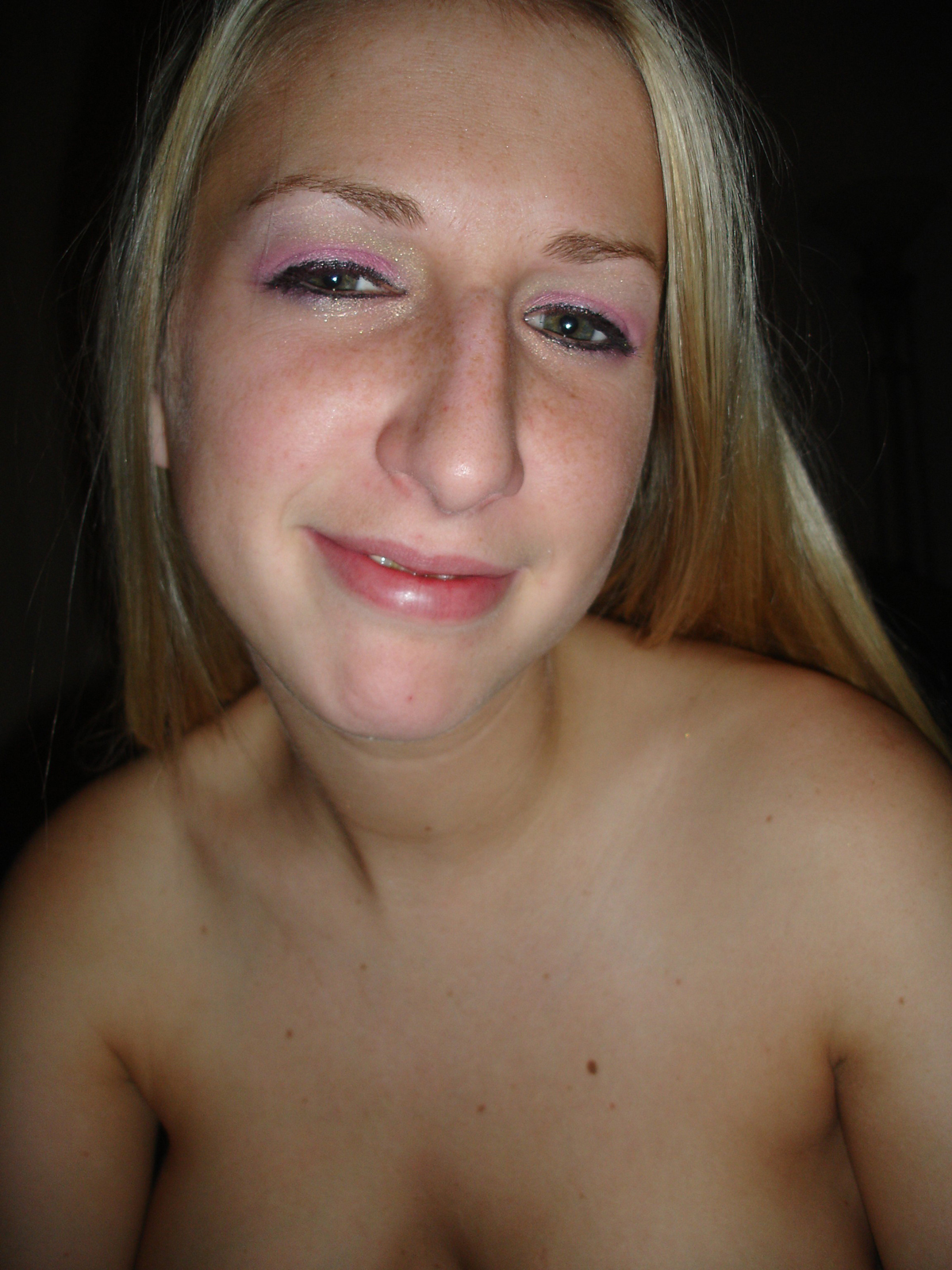 Horny Amateur Babe Silicone Boobs - picture 08