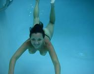Sexy Teenager Underwater Boobs - pics 10