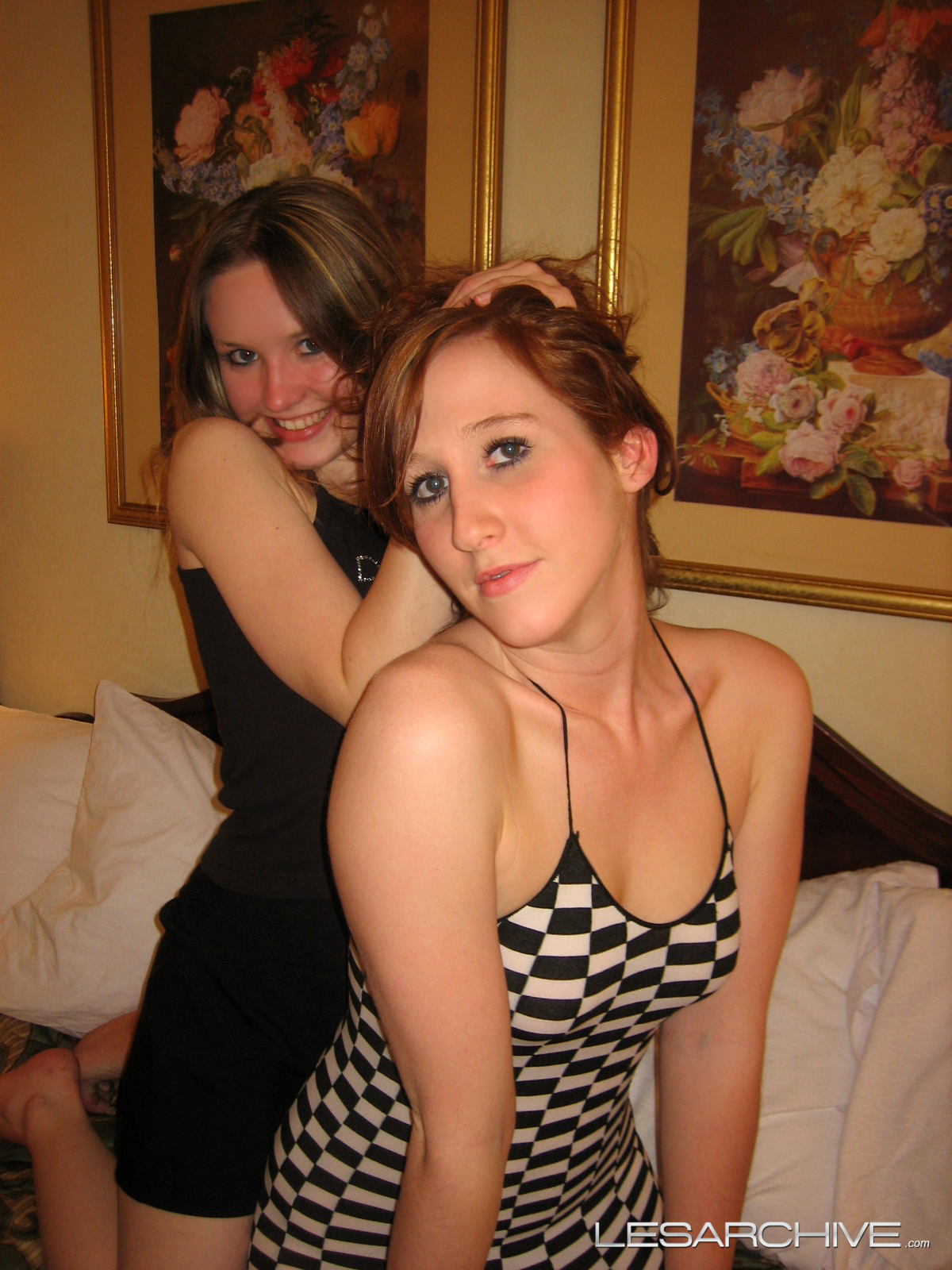 Kitty, Anna Amateur Teen Lesbians - picture 00