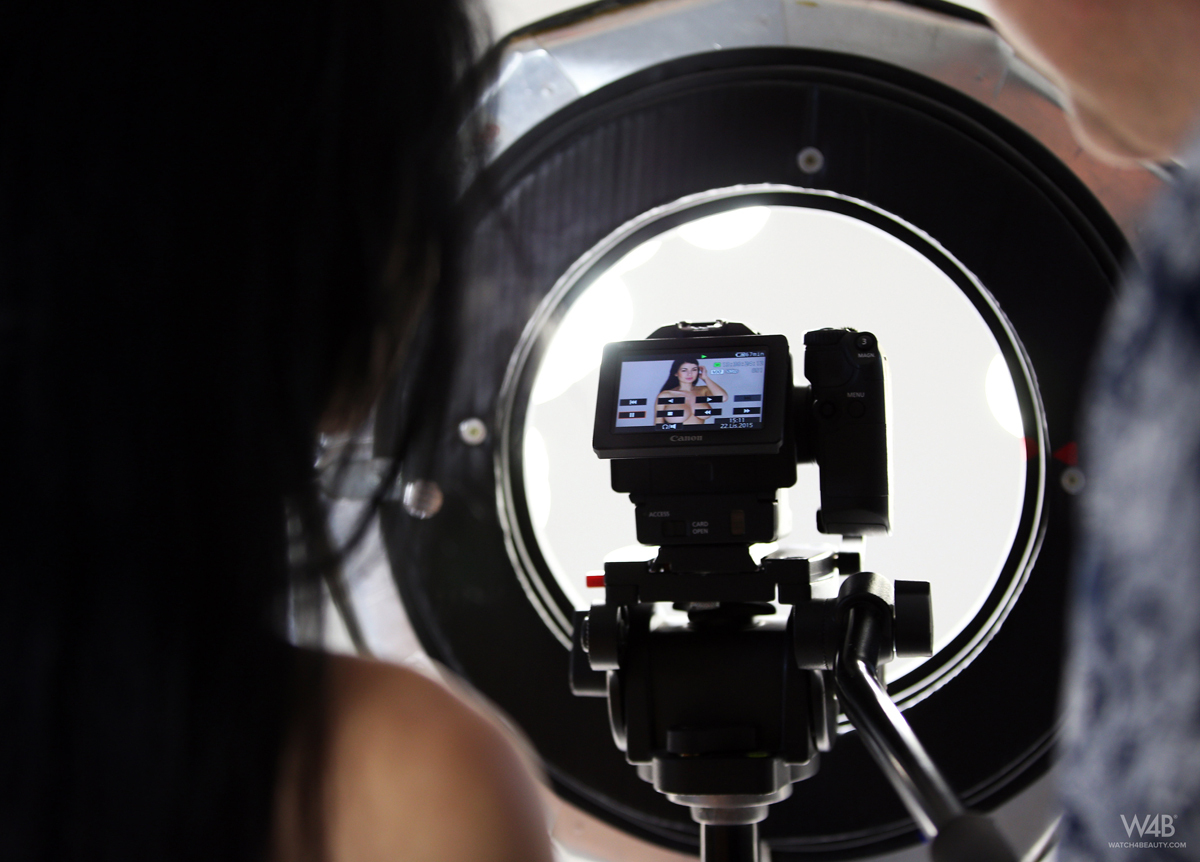 Busty Goddess Lucy Behind the Scenes - picture 00