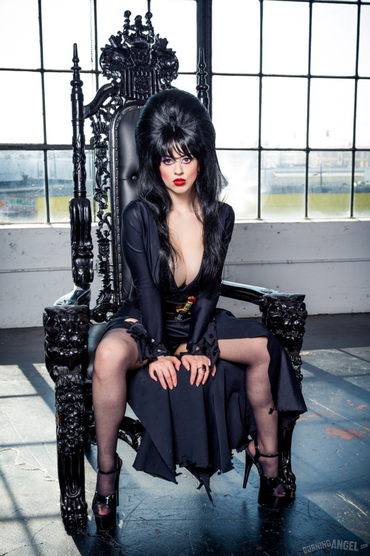 Vamp with Big Natural Boobies - picture 00