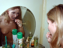 Sexy Amateur Girl - Tootbrush Affair - pics 09