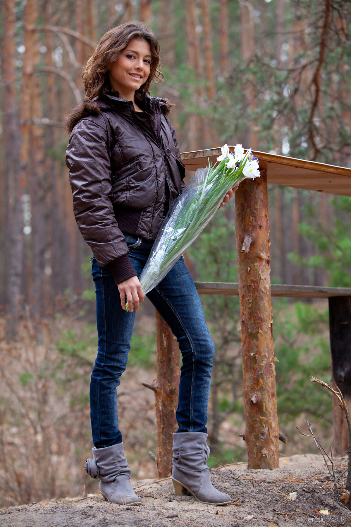 Jeans Babe Divina: Among Trees 1 - picture 00