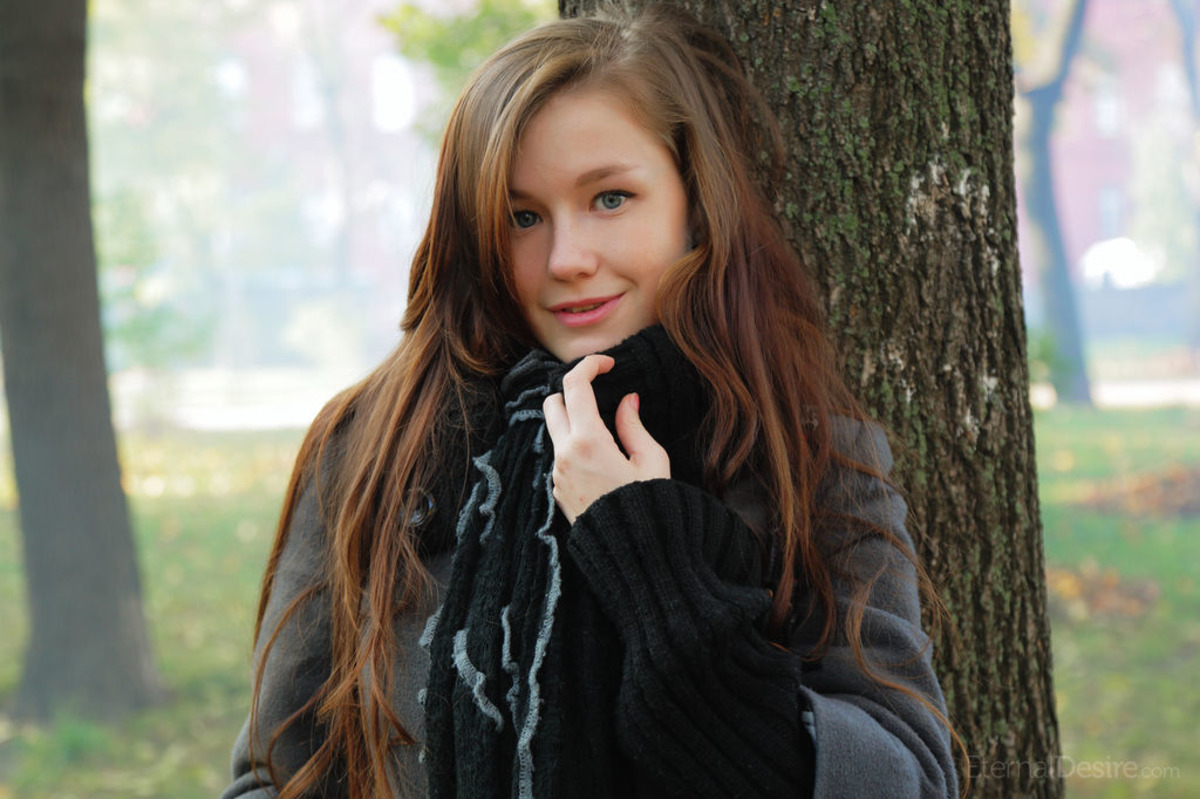 Delicious Babe Emily Bloom: ROJO - picture 00