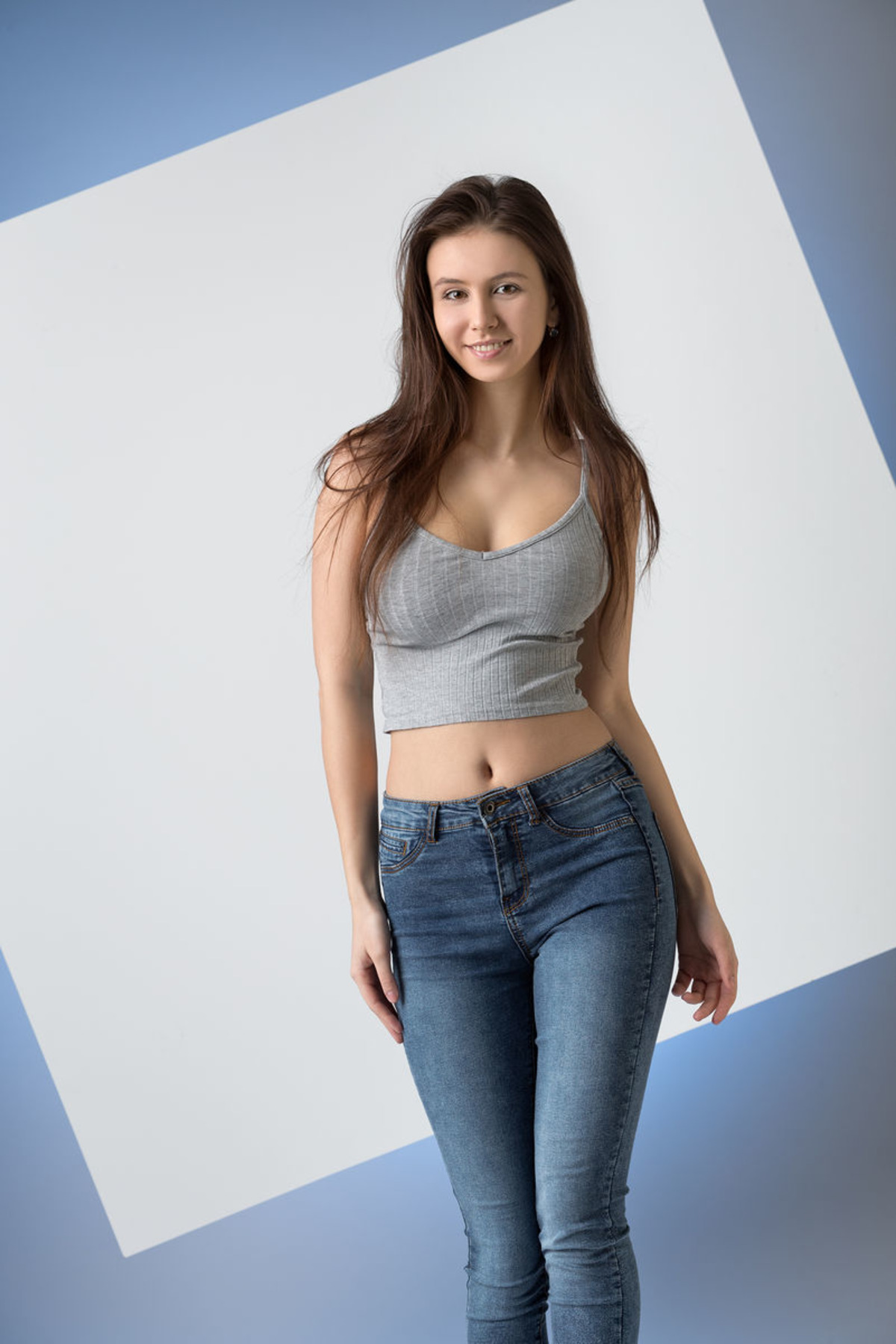 Hot Brunette Alisa I - Sexy Jeans - picture 00