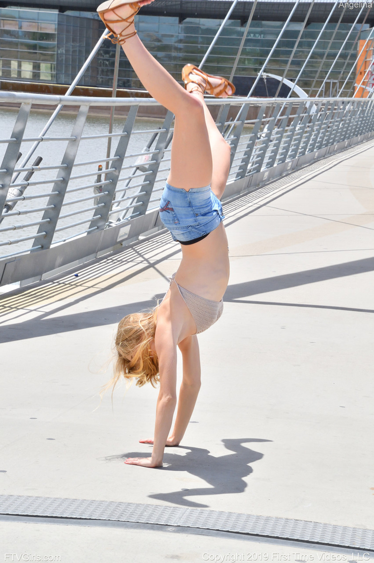 Skinny Blonde Angelina Mini Jeans - picture 08