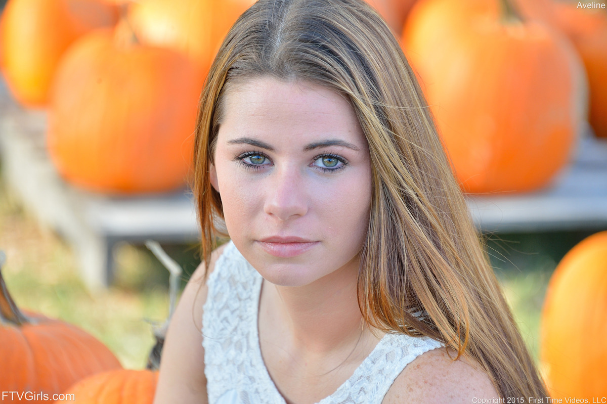 Amateur Aveline: Halloween Teen - picture 03