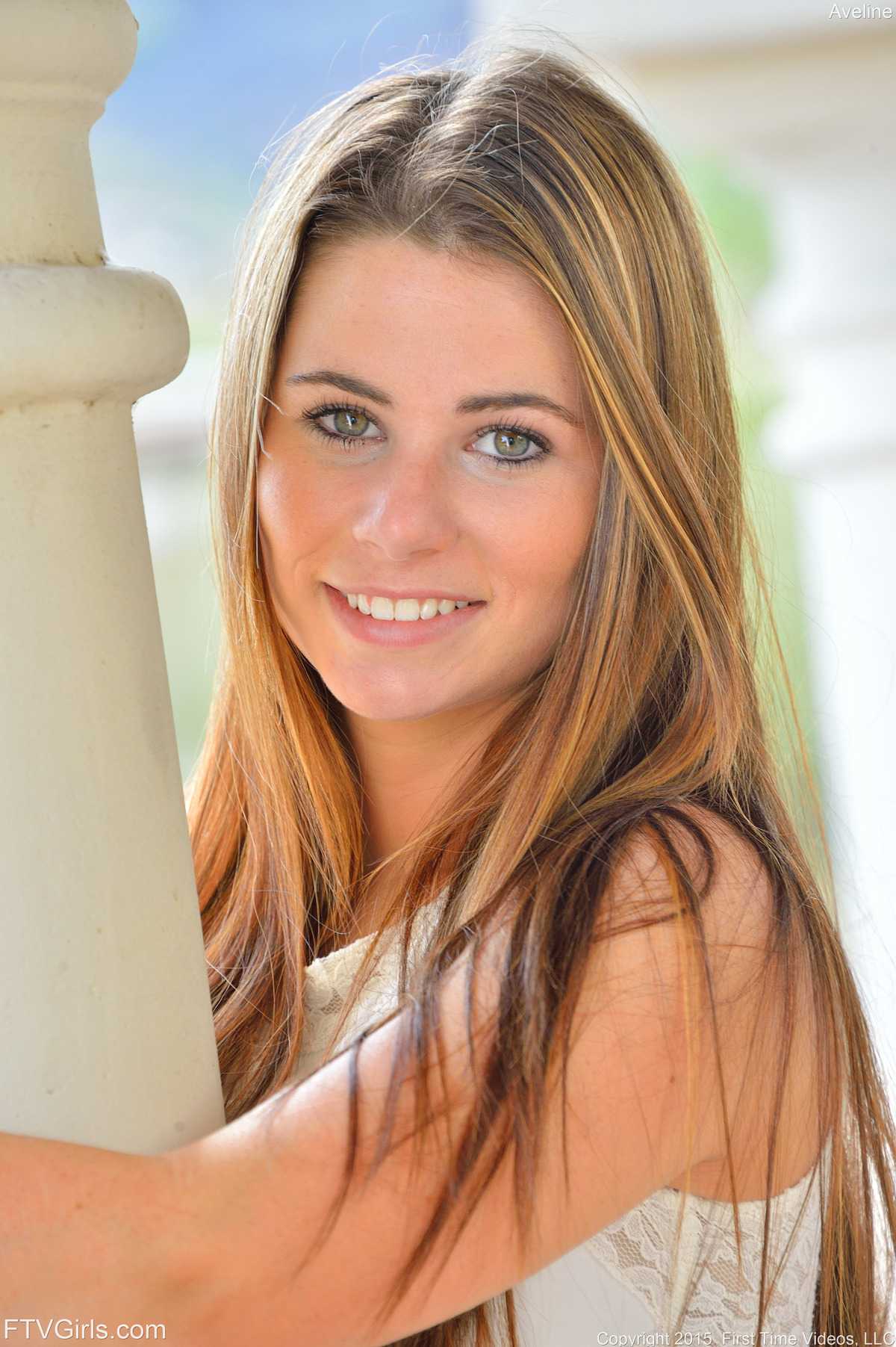 Amateur Aveline: Halloween Teen - picture 14