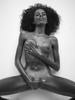 Ebony Valerie - Best of Studio Nudes - pics 05