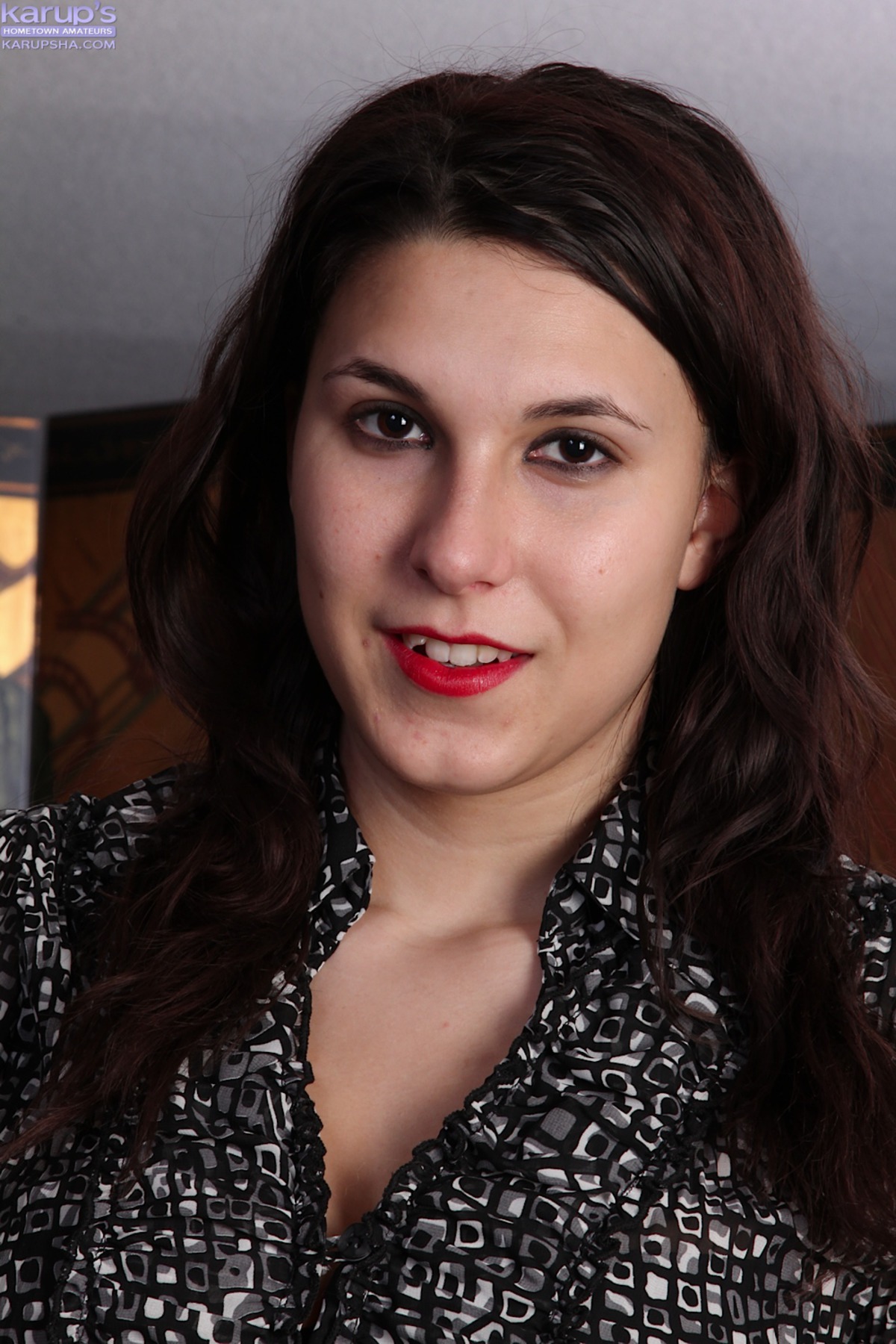 Ella Jones and her Big Round Boobs - picture 00