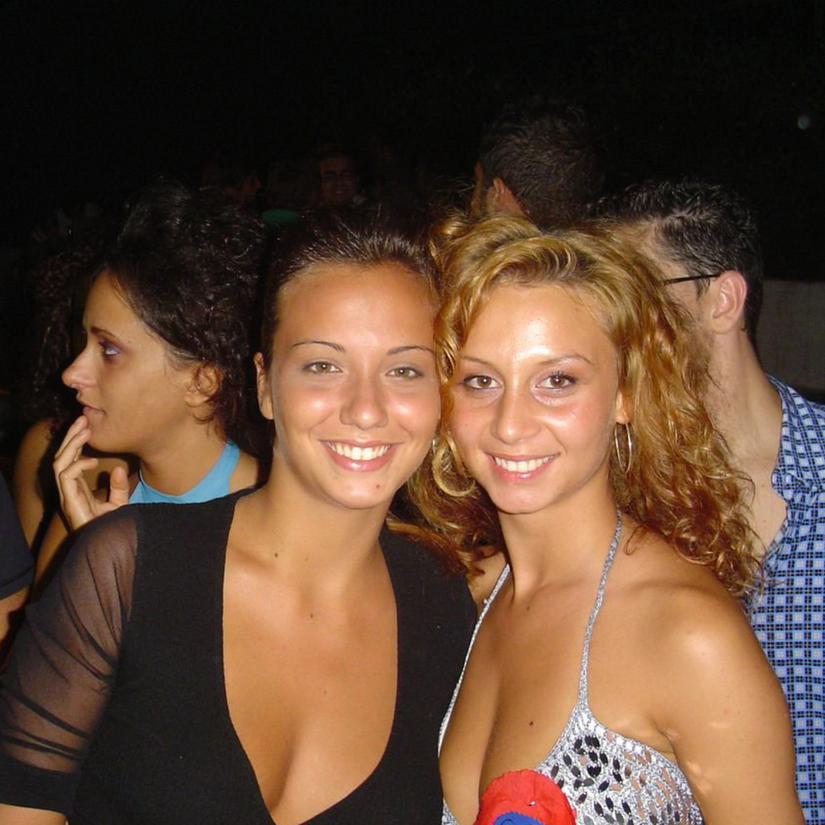 Curly Amateur Babe in Skinny Jeans - picture 17