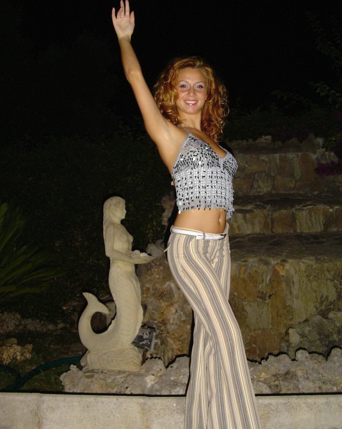 Curly Amateur Babe in Skinny Jeans - picture 12