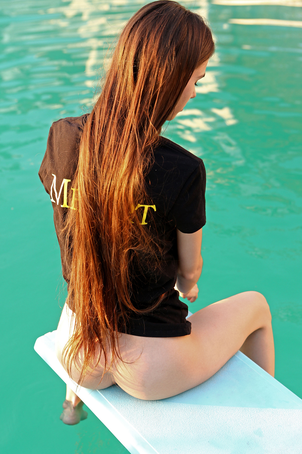 Slim Babe Leona Mia - Diving Board - picture 02