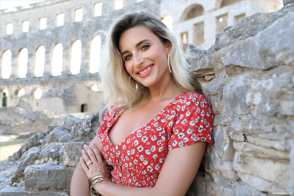 Cara Mell in Postcard from Pula - picture 10