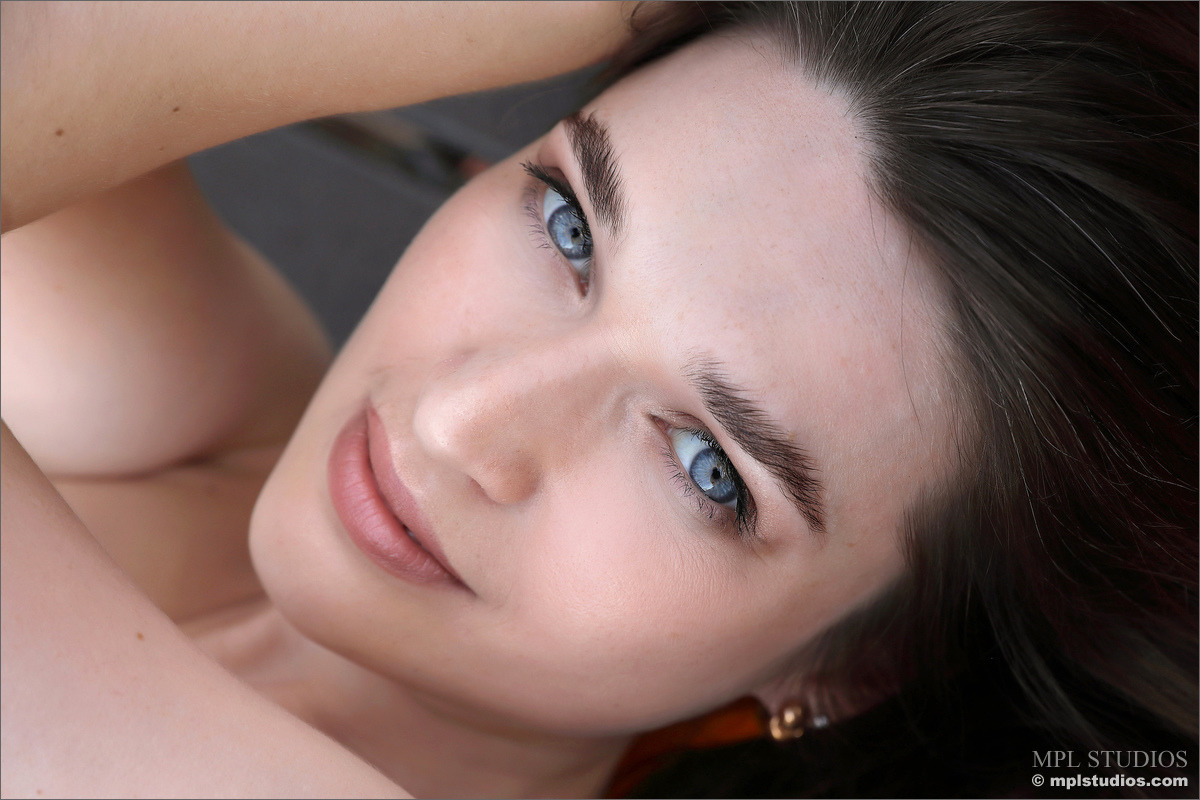 Sexy Amelia in Restless Awakening - picture 08