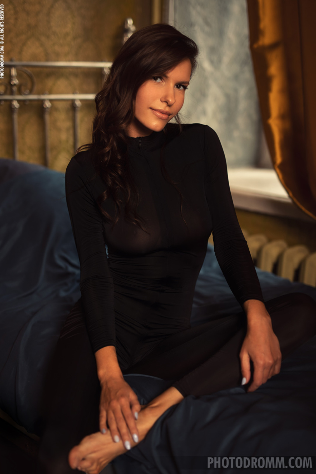 Busty Suzanna A in the Boudoir - picture 00