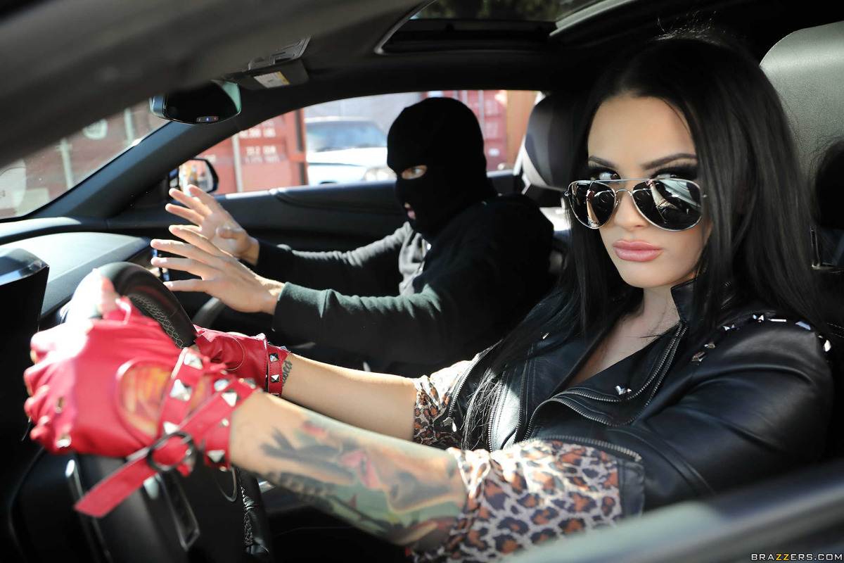 Pornstar Katrina Jade: Drive me Wild - picture 06