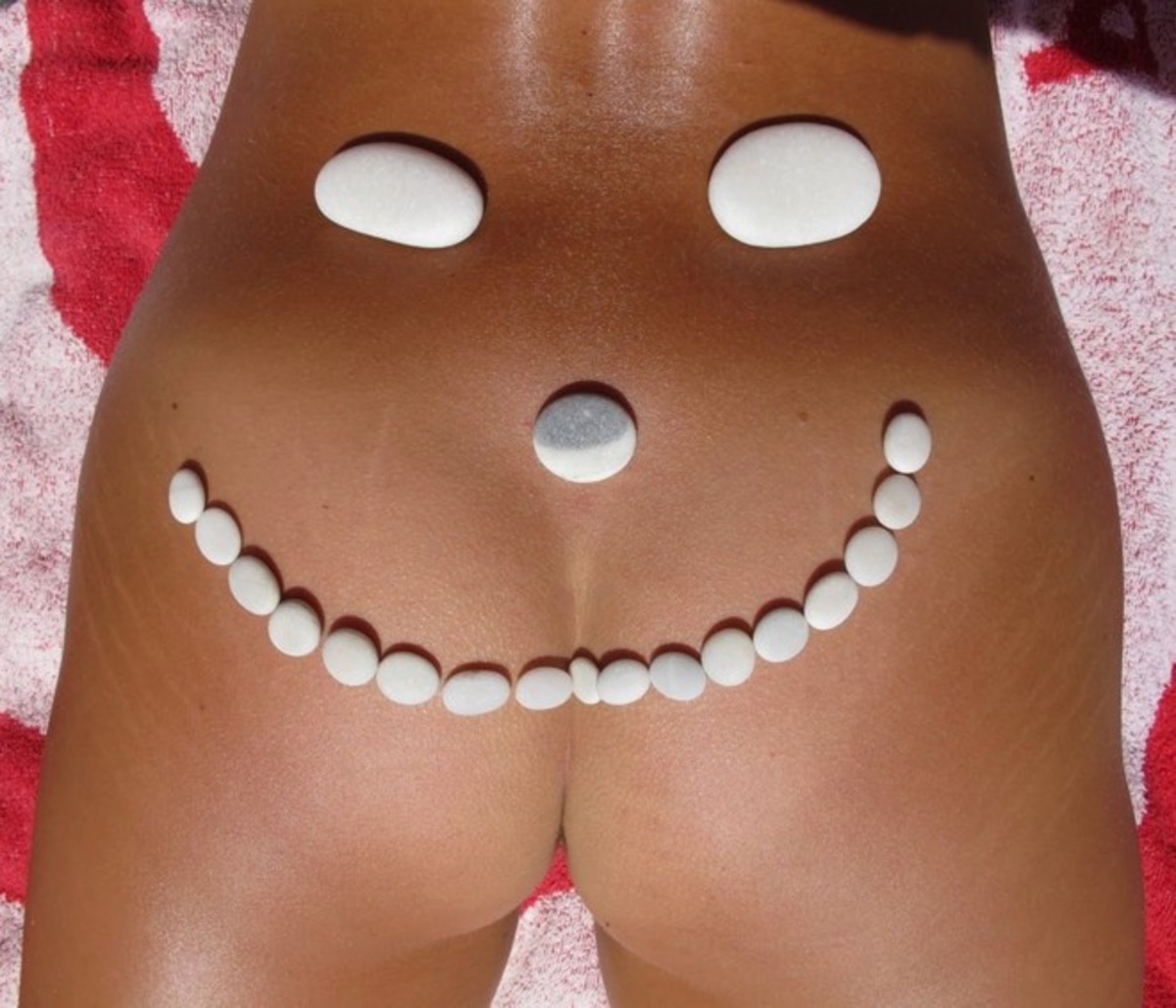 Natural Girl Funny Sunbathing - picture 04