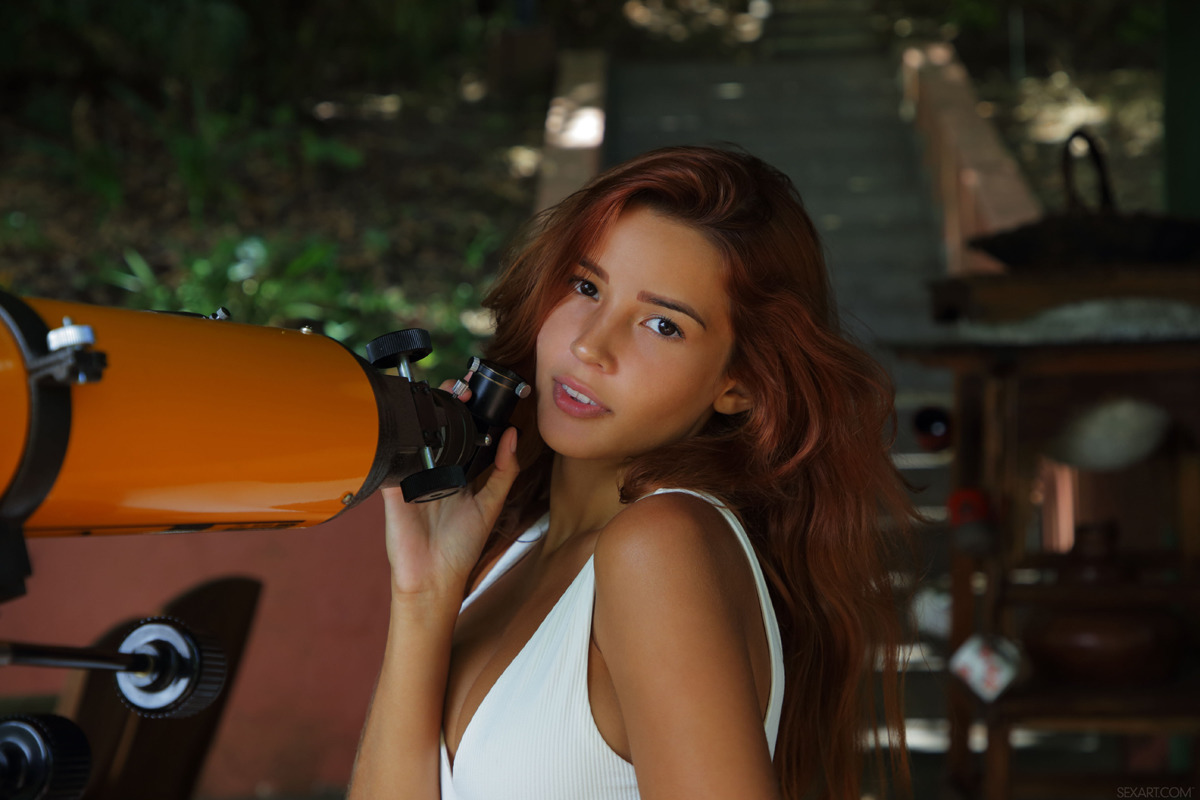 Redhead Agatha Vega Close Up - picture 03