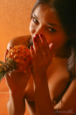 Small Pineapple - Clorina H Solo - pics 14