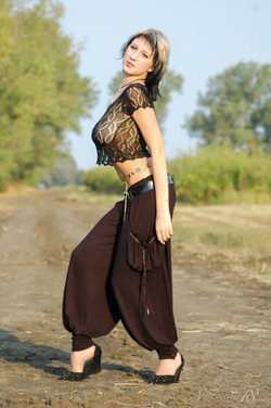 Busty Cilya - Love Made me Crazy - pics 03