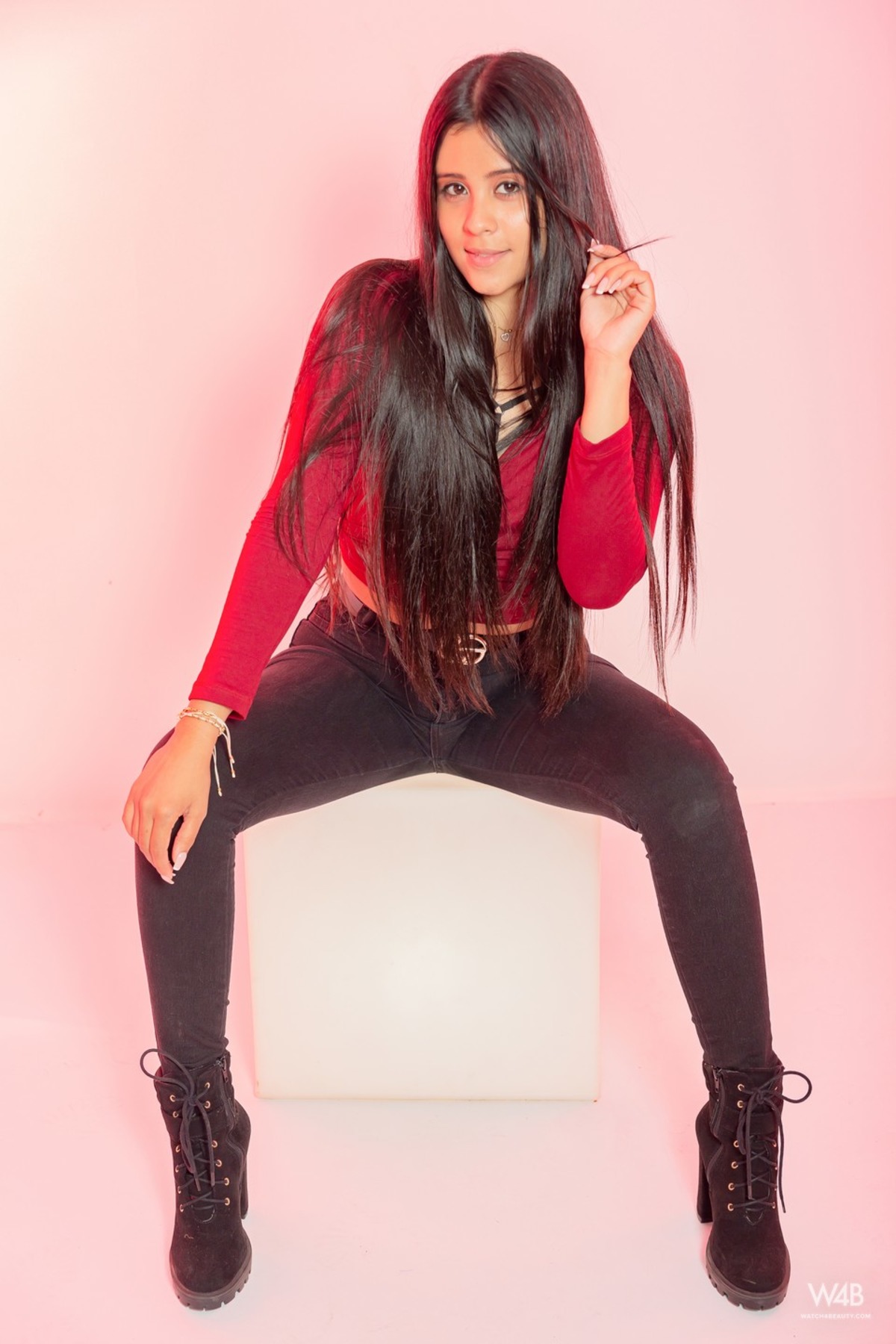 Sexy Katie Arias: I'm a Crazy Girl - picture 00