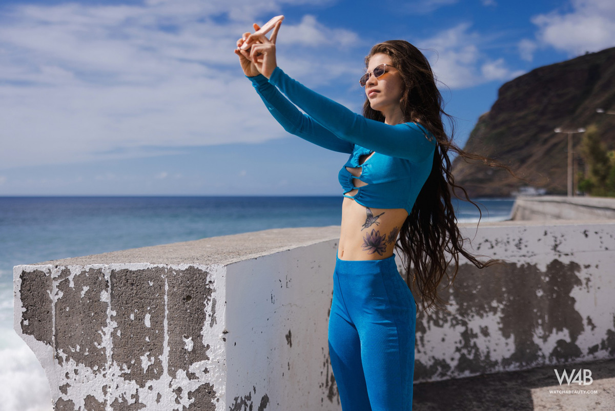 Irene Rouse in Atlantic Blue - picture 00